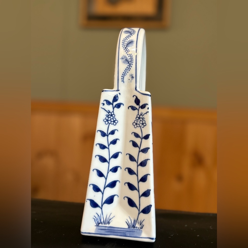 Formalities By Baum Bros Vase Basket Cobalt Blue And White - Picture 2 of 12